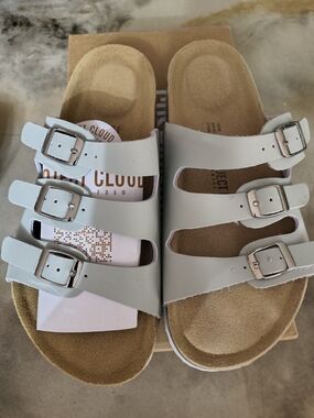Project Cloud Women's Triple-Buckle Sandals in Light Gray